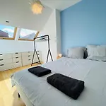 Casa : L'eclat Du Roi Rene * אנז'ה