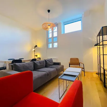 Casa : L'eclat Du Roi Rene אנז'ה